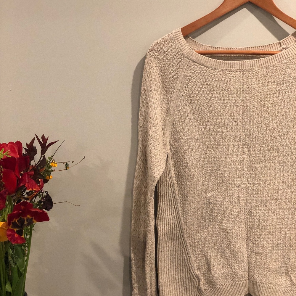 LOFT - lightweight sweater